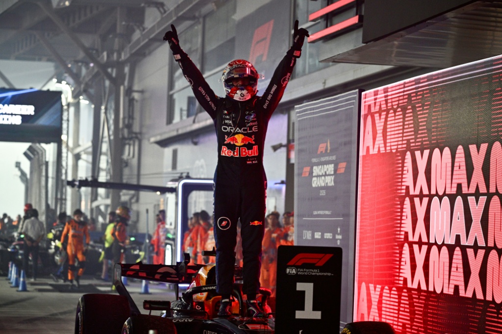 Resurgent Verstappen wins Singapore Grand Prix for first time