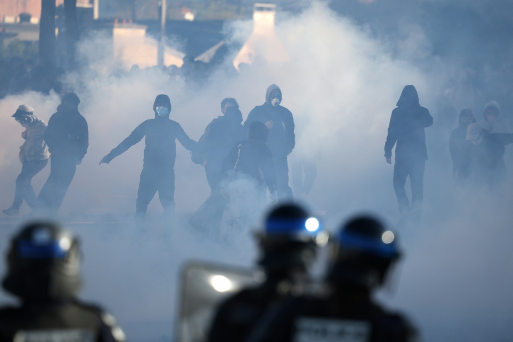 Hundreds of schools to shut Monday as student protests rock France