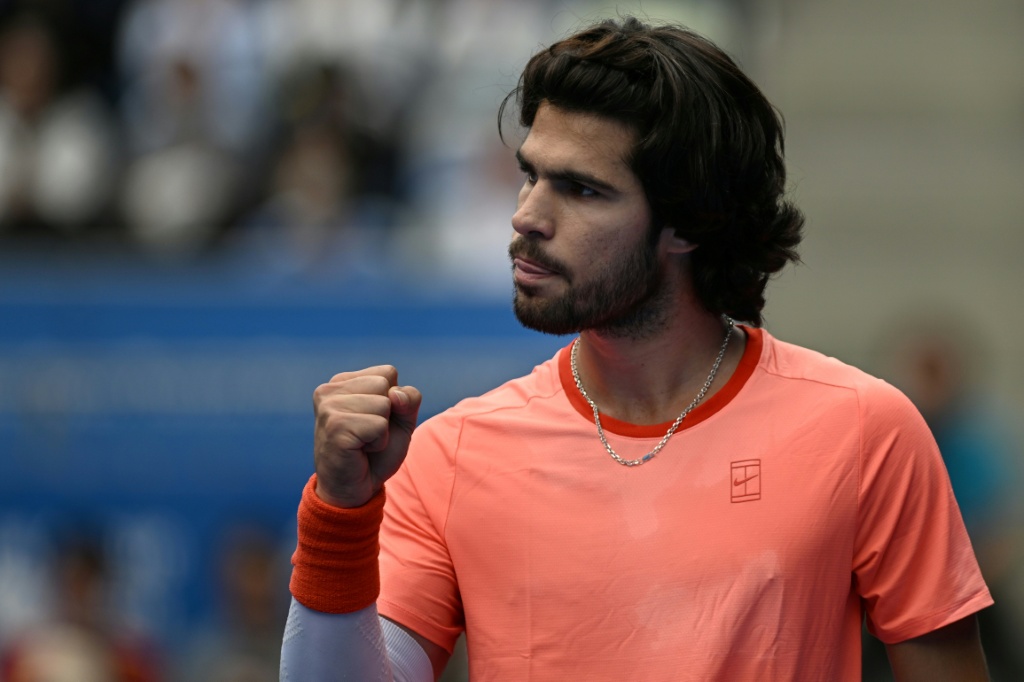 Alcaraz through to Japan Open semis, Fils crashes out