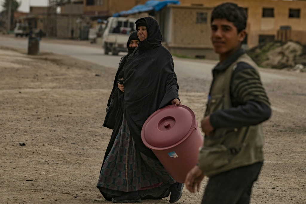 American woman convicted of getting military training from Islamic State