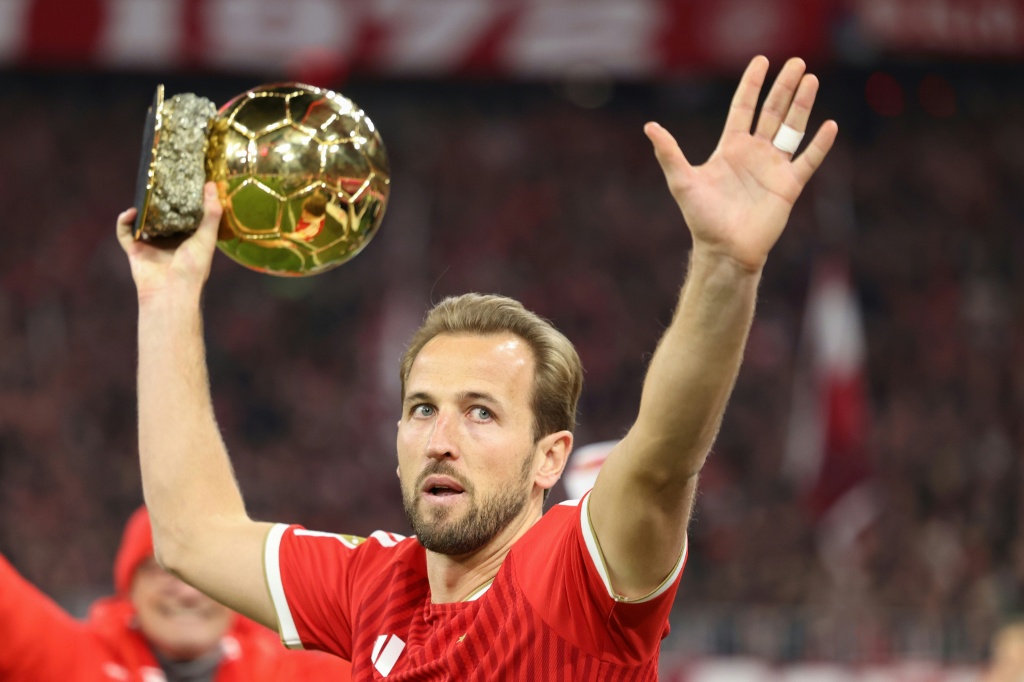 Kane laments Dortmund draw after 'incredible high' of Ballon d'Or