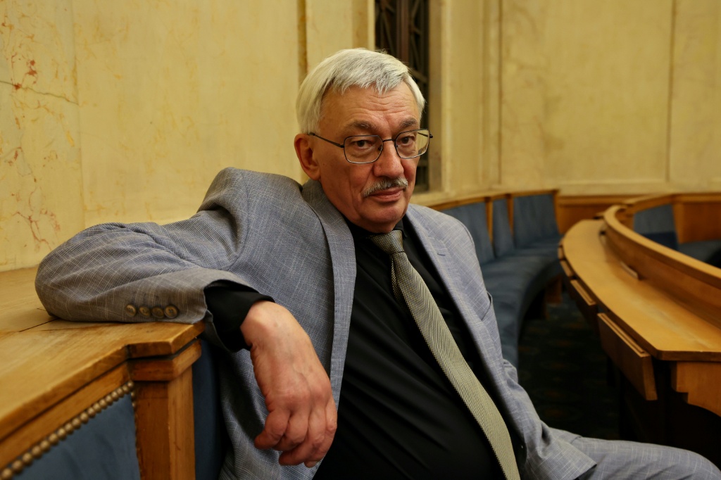 Rights campaigner Oleg Orlov said more must be done to win the release of Russian political prisoners — MEHDI FEDOUACH / AFP