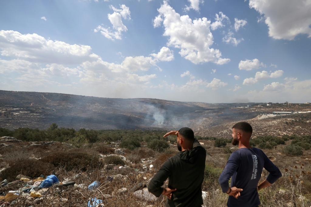 Israeli settlers attack European diplomats, beat French mayor