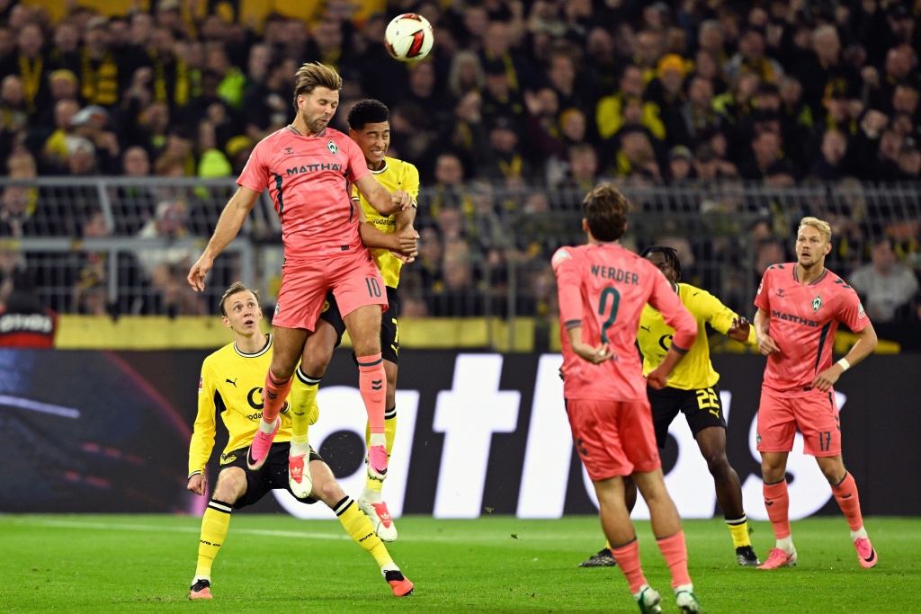 Fuellkrug halts Dortmund after late goal flurry