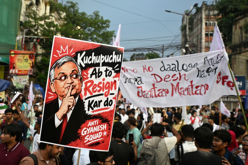 Opposition and protest leaders vow to take to the streets until India's election chief resigns over alleged misconduct — Dibyangshu SARKAR / AFP