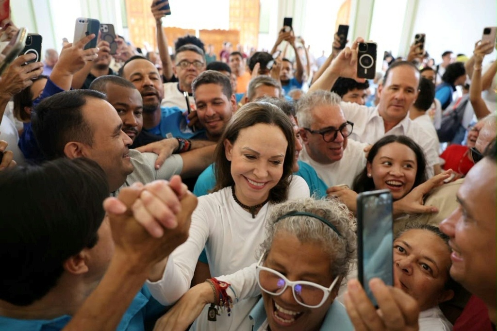 Venezuela leader criticizes Machado over dramatic return from exile