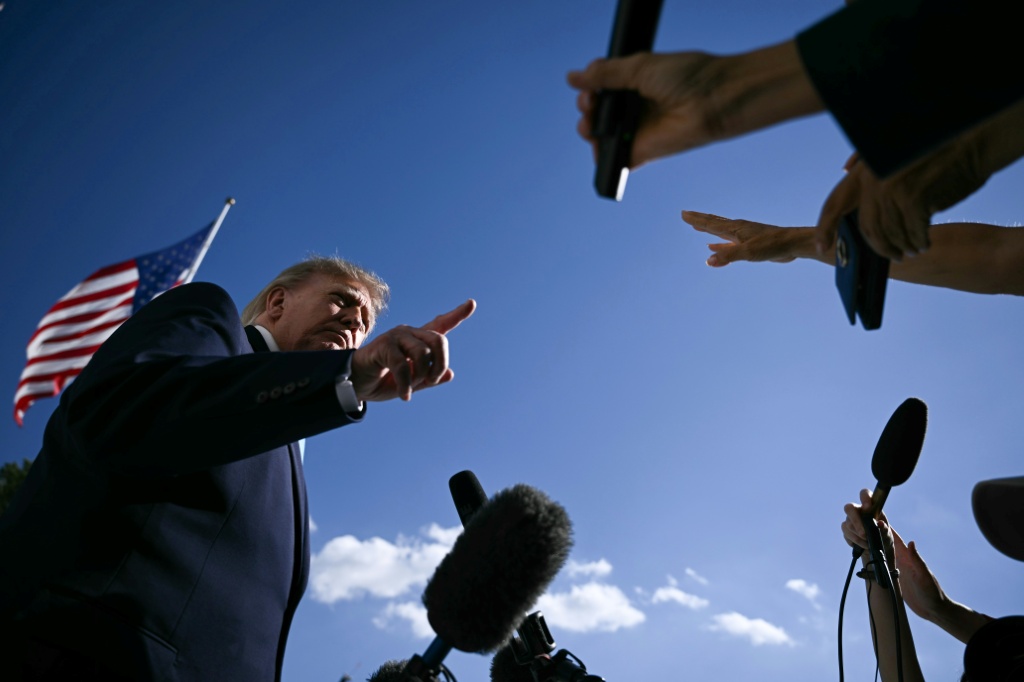 Trump blames France unrest on Islam, migration