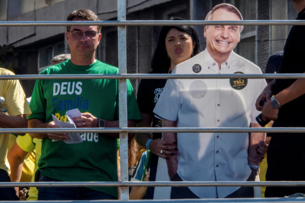 Flavio Bolsonaro: political heir in his father's shadow
