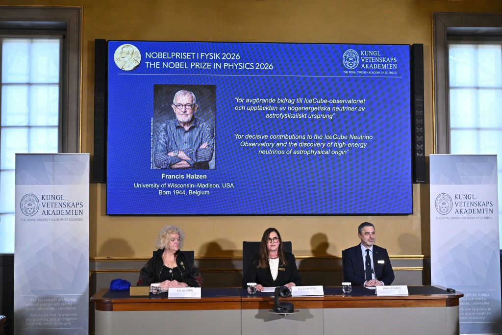 Nobel physics prize hails 'ghostly messengers' from space