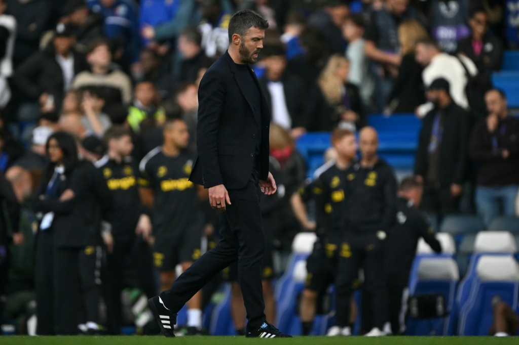 Carrick expects Man Utd stay despite Chelsea defeat
