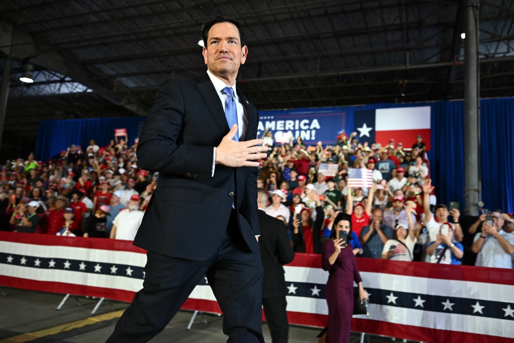 Rubio joins Trump on campaign trail days before US midterms