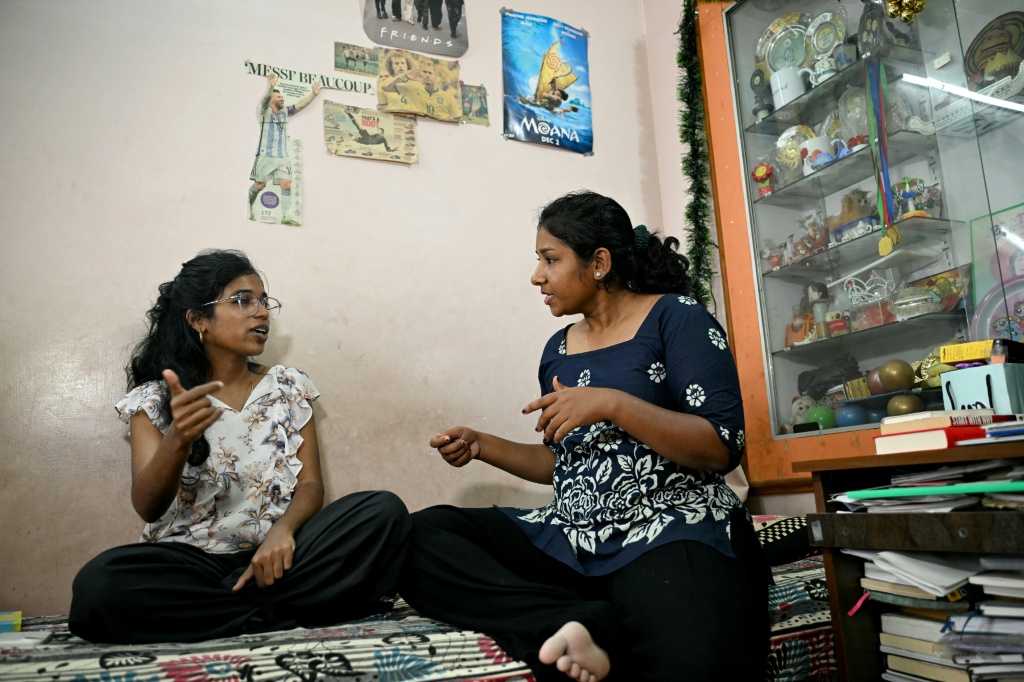 Op Indian Raper Indian rappers use music to sound climate alarm | AFP.com