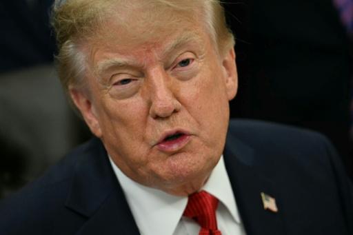 Trump anuncia ter proibido acesso à Casa Branca de CNN, MSNOW e Politico