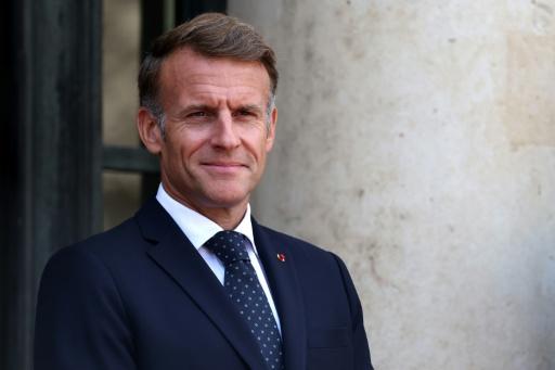 Crises et carburant: Macron reçoit les candidats à sa succession ou leur bras droit