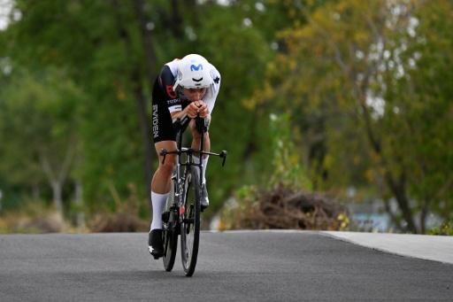 Reusser retains world time-trial title