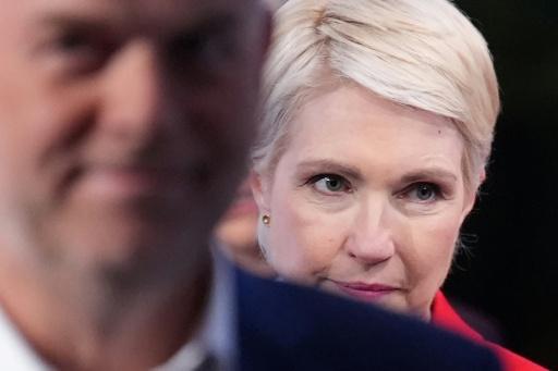 The AfD candidate in Mecklenburg-Western Pomerania Leif-Erik Holm in front of the centre-left incumbent Manuela Schwesig during a TV debate — Marcus Brandt / AFP