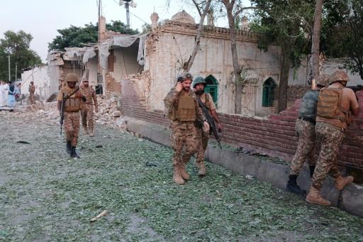 Pakistan: au moins 31 morts dans l'attaque d'un quartier général de police