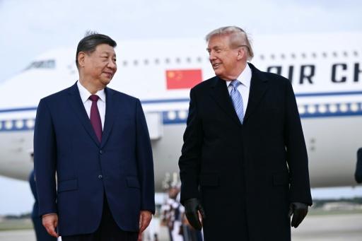 US President Donald Trump greets Chinese President Xi Jinping on arrival at Joint Base Andrews in Maryland on September 23, 2026 — Brendan SMIALOWSKI / AFP