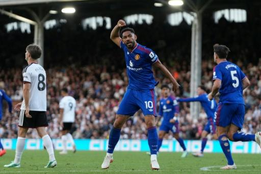 Manchester United evita la catástrofe en su visita a Fulham