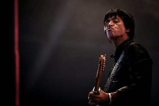 Dos guitarras de Johnny Marr, exintegrante de The Smiths, se venden por más de 750.000 dólares en una subasta