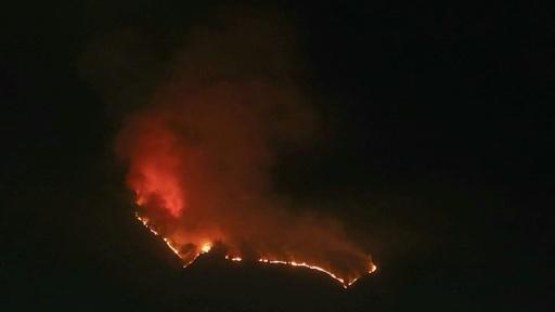 Incêndio florestal se intensifica na capital do Equador