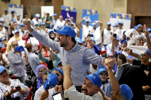 أعضاء ومناصرون لحزب التجمع الوطني للأحرار يهتفون خلال تجمع انتخابي في سلا في 17 أيلول/سبتمبر 2026 — عبد المجيد بزيوات