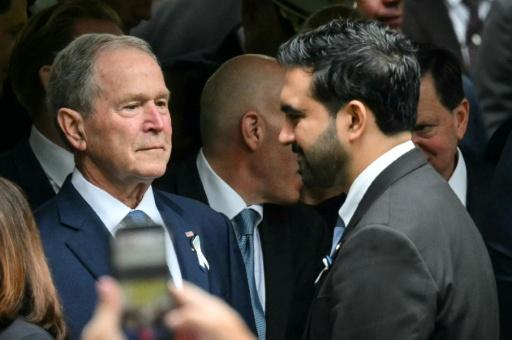 L'ancien président George W. Bush et le maire de New York, lors de la cérémonie des 25 ans du 11-Septembre à New York, le 11 septembre 2026 — ANGELA WEISS / AFP