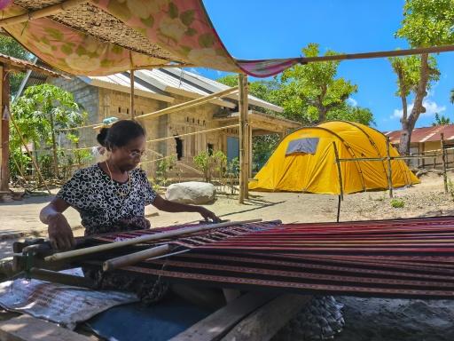 'Struggling to eat': Survivors suffer after Indonesia quake