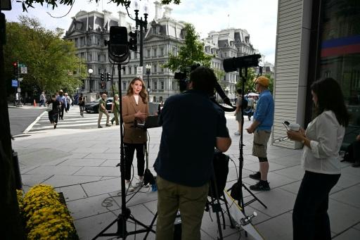 La correspondante de CNN Julia Benbrook près de la Maison Blanche à Washington le 19 septembre 2026 — Jim WATSON / AFP