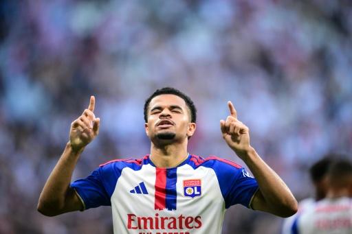 Le défenseur suisse de Lyon Zachary Athekame contre Auxerre le 4 septembre 2026 à Décines-Charpieu — OLIVIER CHASSIGNOLE / AFP