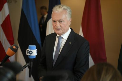 El presidente de Lituania, Gitanas Nauseda, habla con unos periodistas en la Cumbre Europea sobre el Ártico el 14 de septiembre de 2026 en Rovaniemi, Finlandia — Jouni Porsanger / AFP