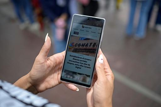 Venezuela unblocks some censored news sites