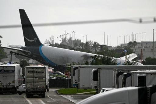 L'avion-cargo d'Amazon sorti de piste, le 6 septembre 2026 à Miami, en Floride — CHANDAN KHANNA / AFP