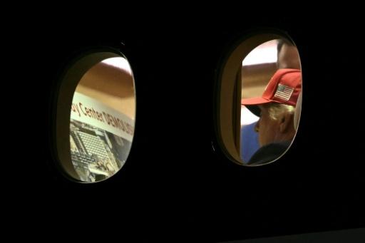 Détruire le Kennedy Center? Des photos AFP semblent montrer que Trump y songe sérieusement