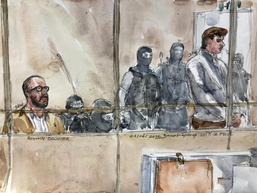 Croquis de audiencia realizado el 1 de junio de 2022 que muestra a Romain Bouvier, a la izquierda, y a Loïk Le Priol, a la derecha, durante su juicio en París por la agresión a un exdirigente del GUD — Benoit PEYRUCQ / AFP