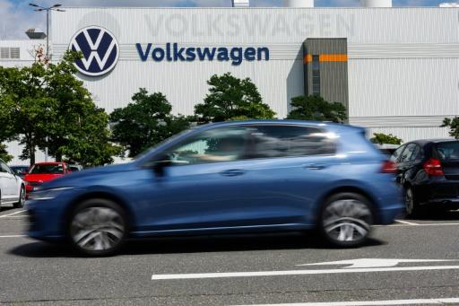 Crisis-wracked Volkswagen warns of 10-bn-euro hit to profits